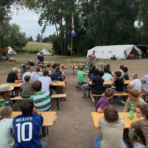 👨🍳⚜️| Kochen im SL
Eine Sache die unser Lager von vielen anderen unterscheidet ist unsere ausgezeichnete Lagerküche😋