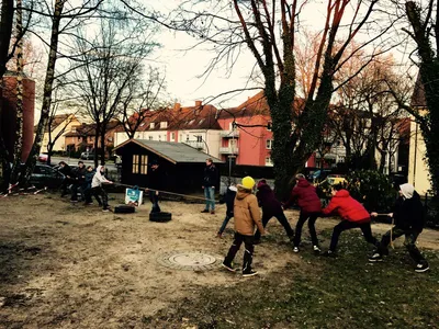 Auch Bei 7 Grad Finden Wir Genügend Gründe Draußen Zu Bleiben Statt in Unseren Keller Zu Gehen Hier Tauziehen.jpg